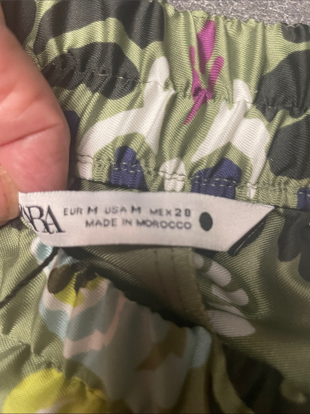 Zara Olive Green Floral Camouflage Satin flowy pants with Purple Accents - Picture 3 of 10